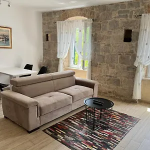Fonte Apartment Split