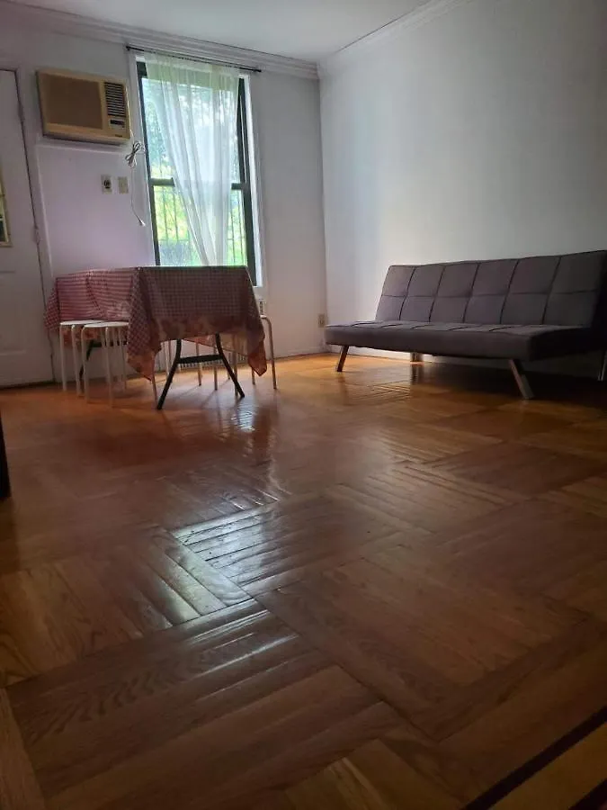 Cozy Room At Great Townhouse In Williamsburg New York